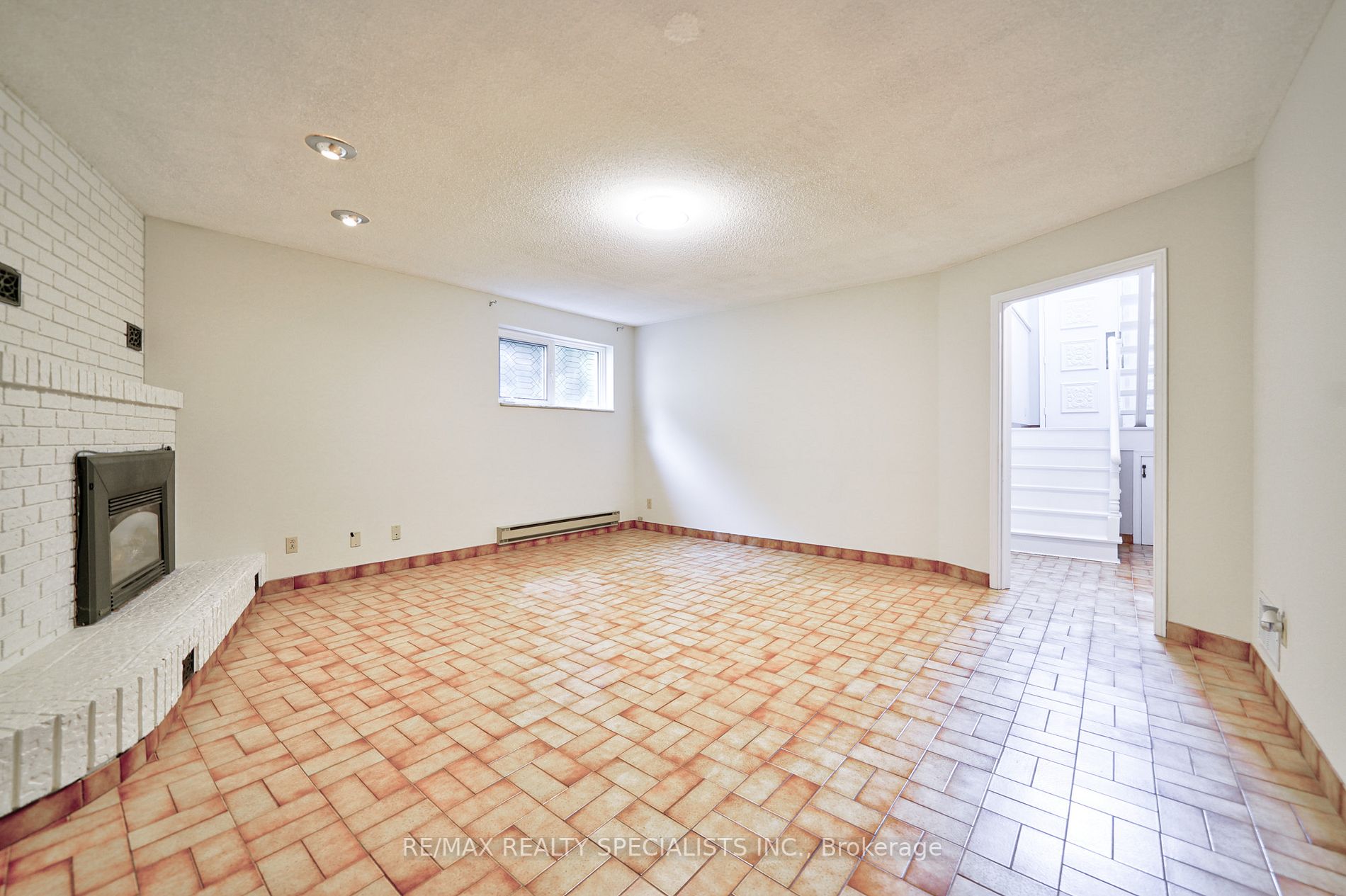 Listing W6012896 - Large Photo # 28