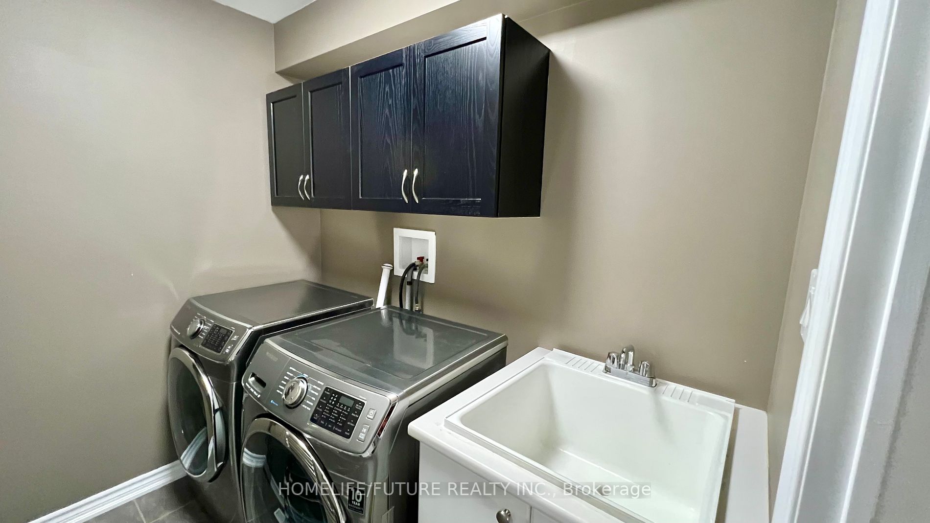 65 Lola Cres