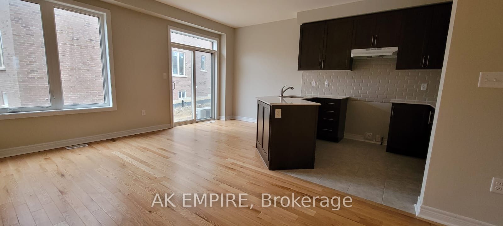 55 Benhurst Cres