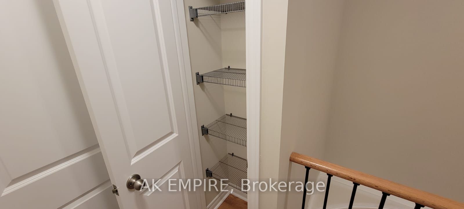 55 Benhurst Cres