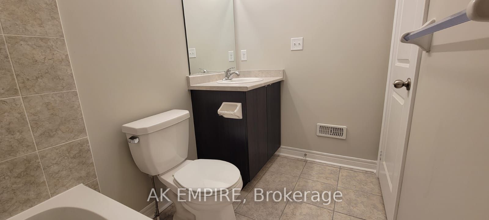 55 Benhurst Cres
