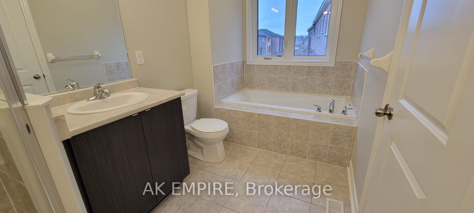 55 Benhurst Cres