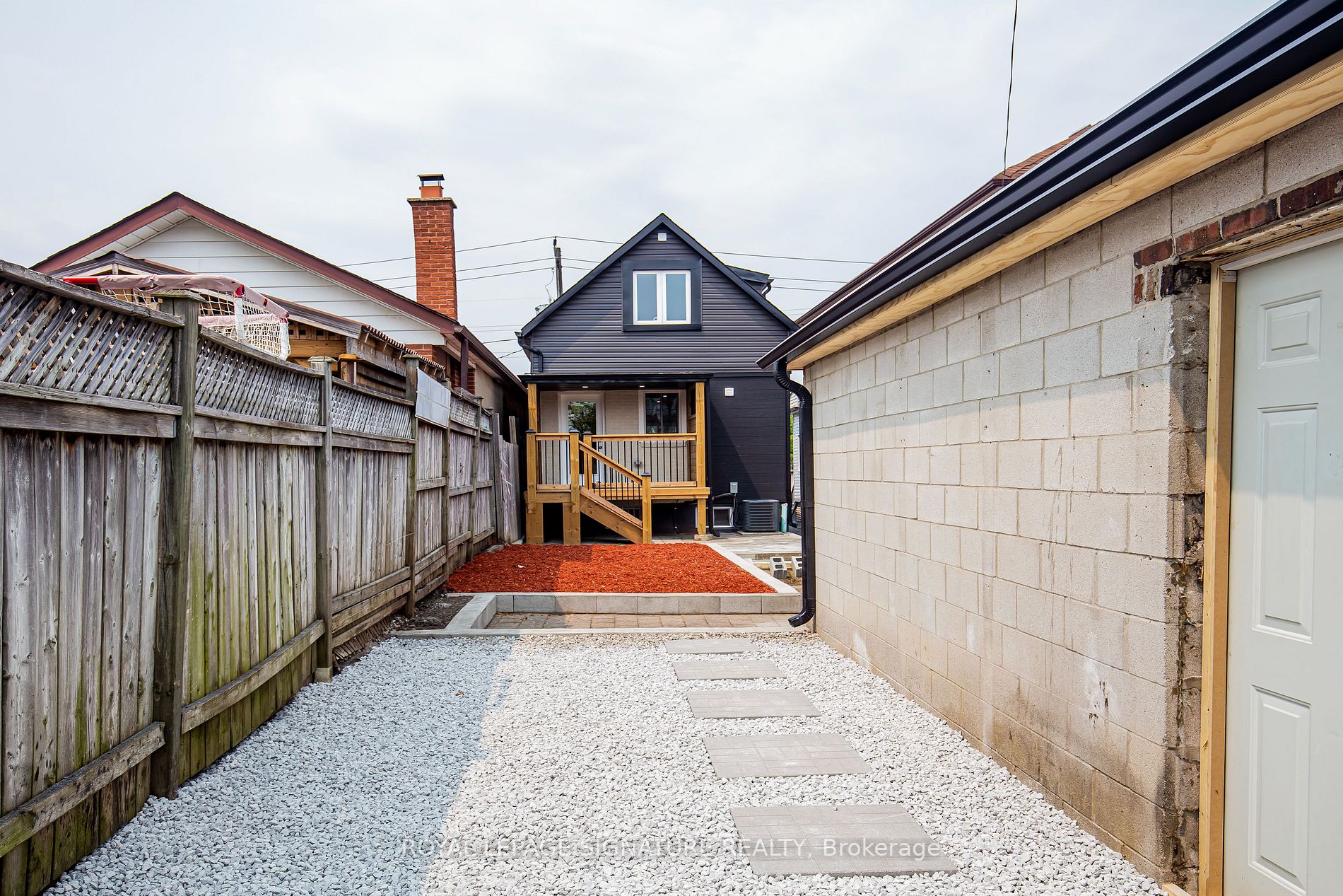 19 Schell Ave