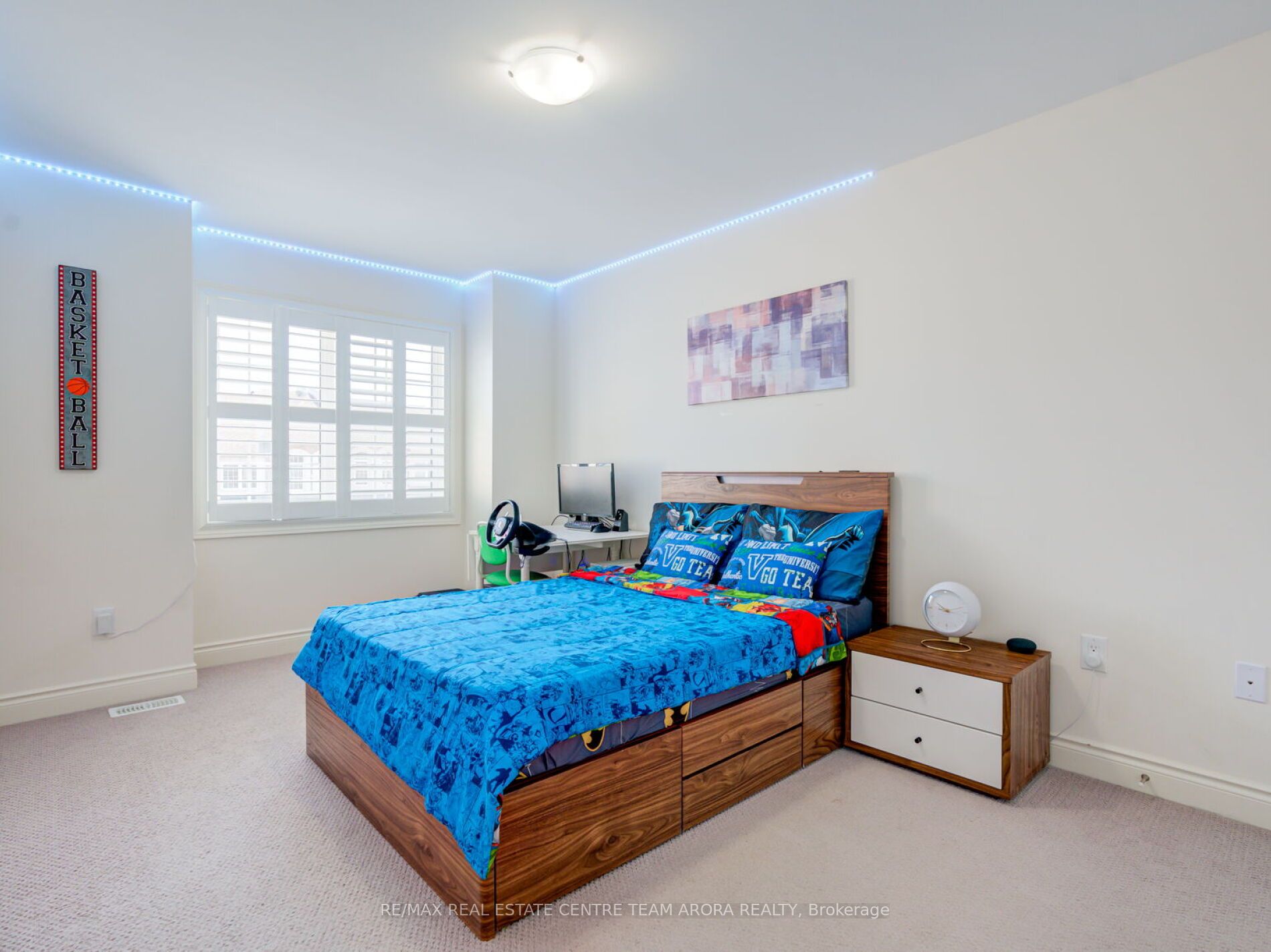 48 Hogan Manor Dr
