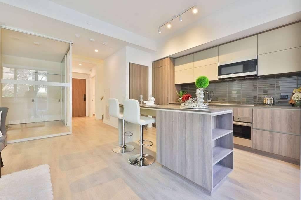 21 Park St E, #Th03
