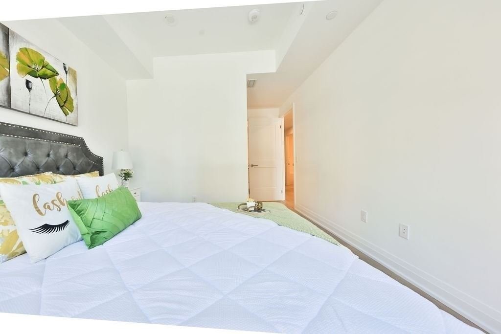 21 Park St E, #Th03