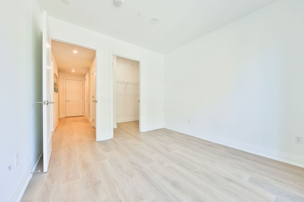 21 Park St E, #Th03