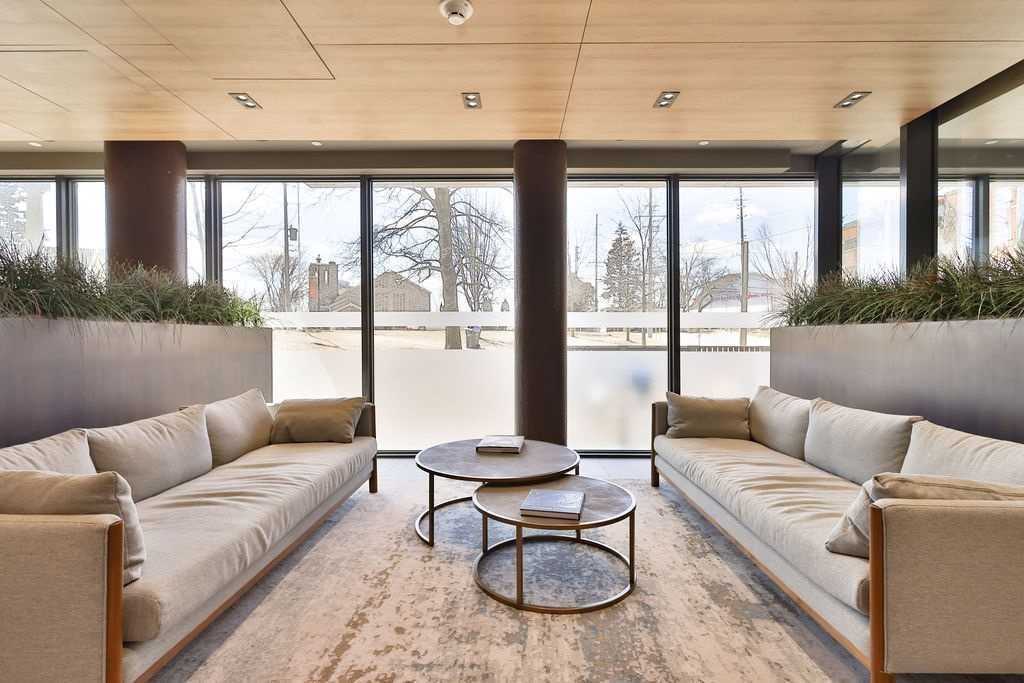 21 Park St E, #Th03