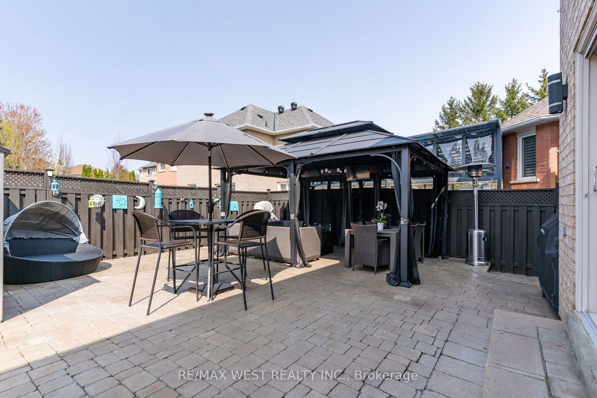 8 Ashbury Cres