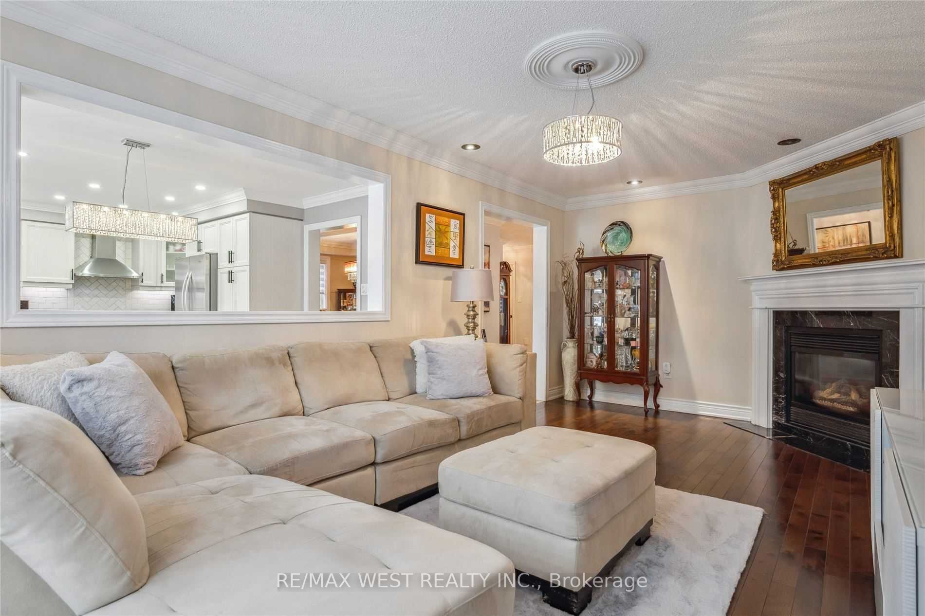 8 Ashbury Cres