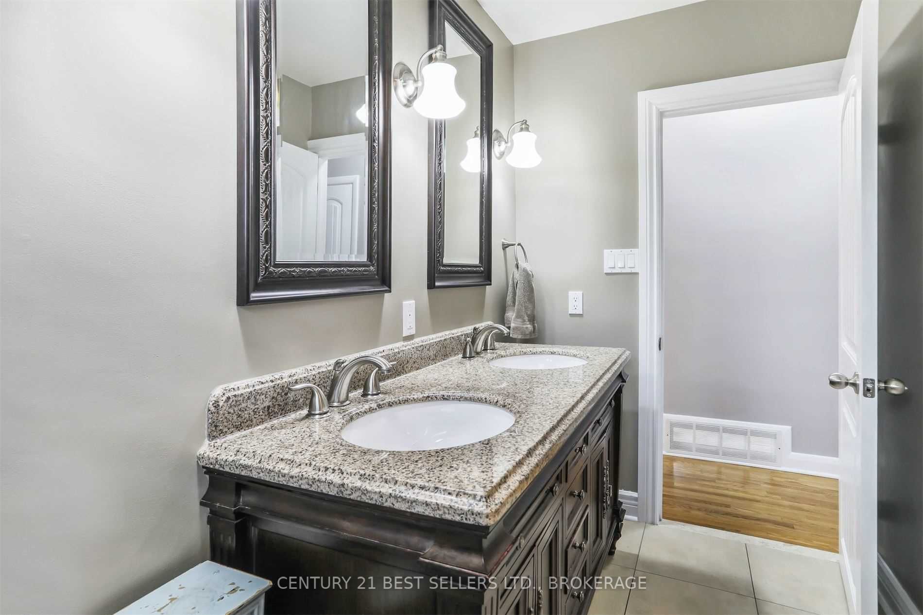 Listing W6014347 - Large Photo # 11