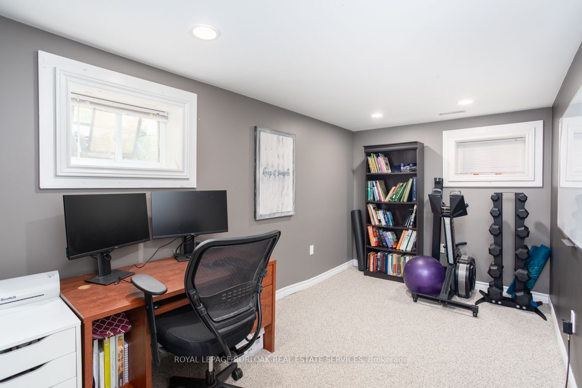 1248 Hertel Cres