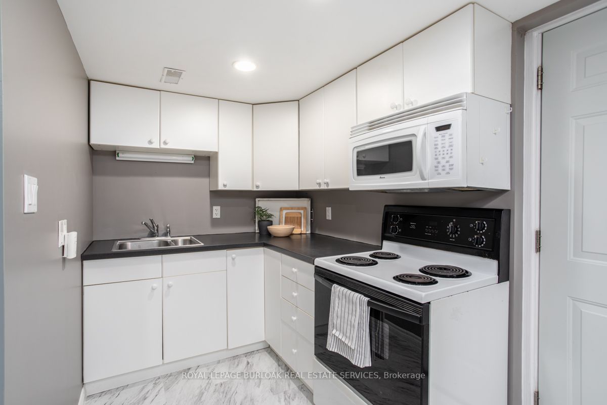1248 Hertel Cres