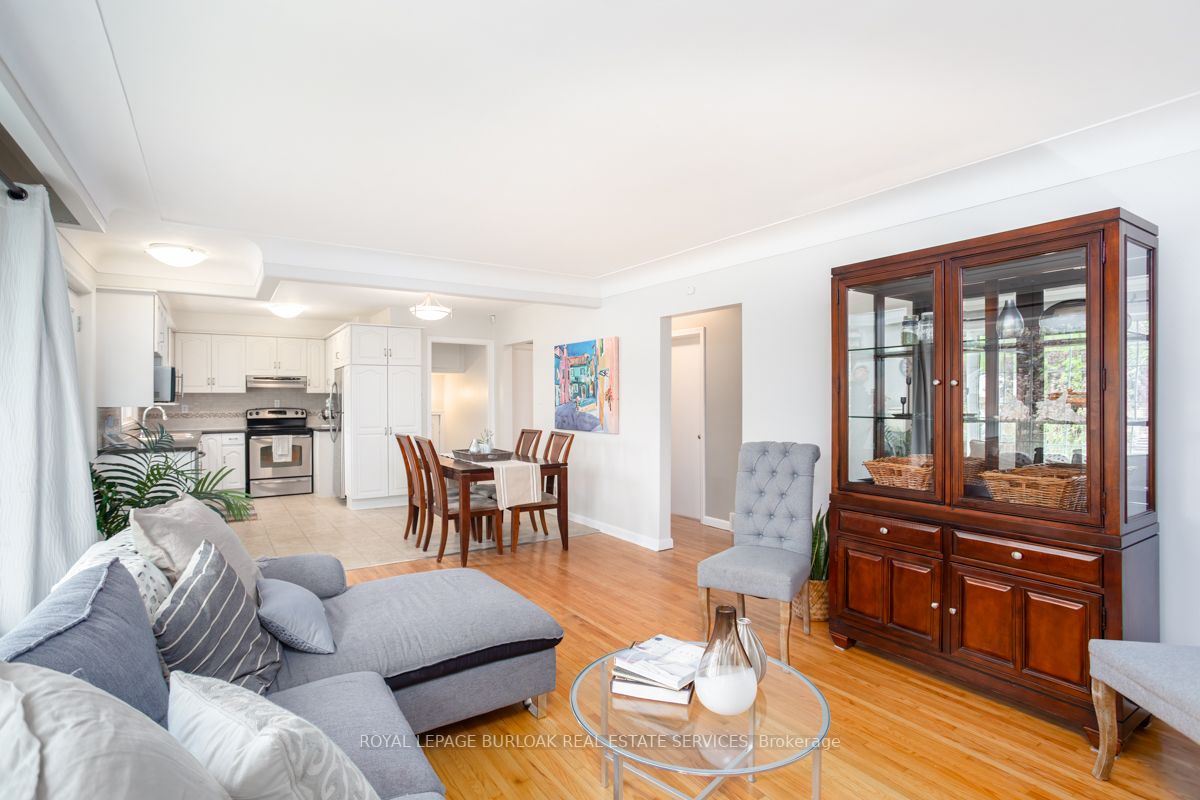 1248 Hertel Cres