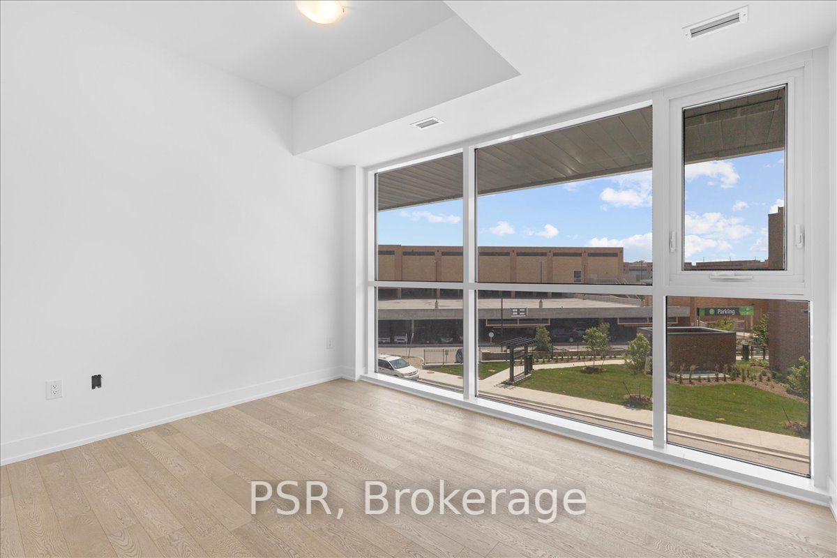 1063 Douglas Mccurdy Comm Circ, #208
