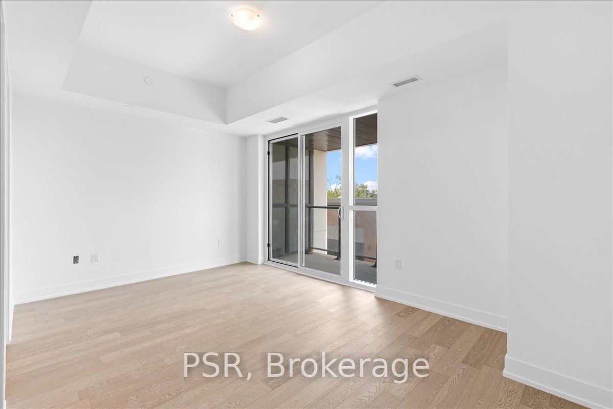 1063 Douglas Mccurdy Comm Circ, #208
