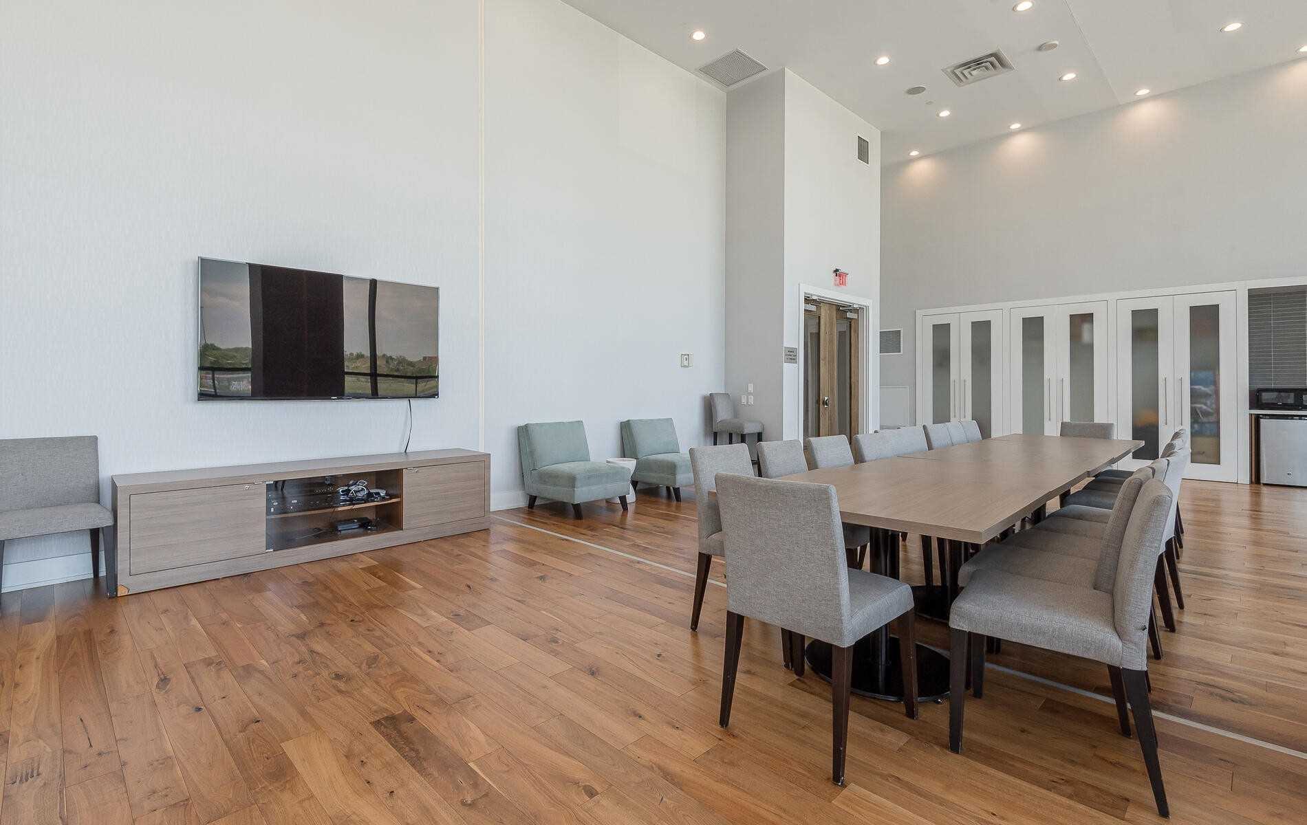 2200 Lake Shore Blvd W, #Ph02