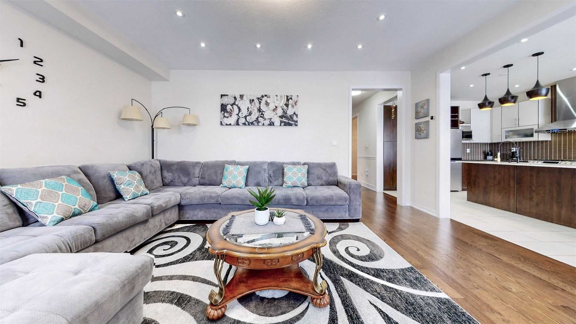 52 Abercrombie Crescent