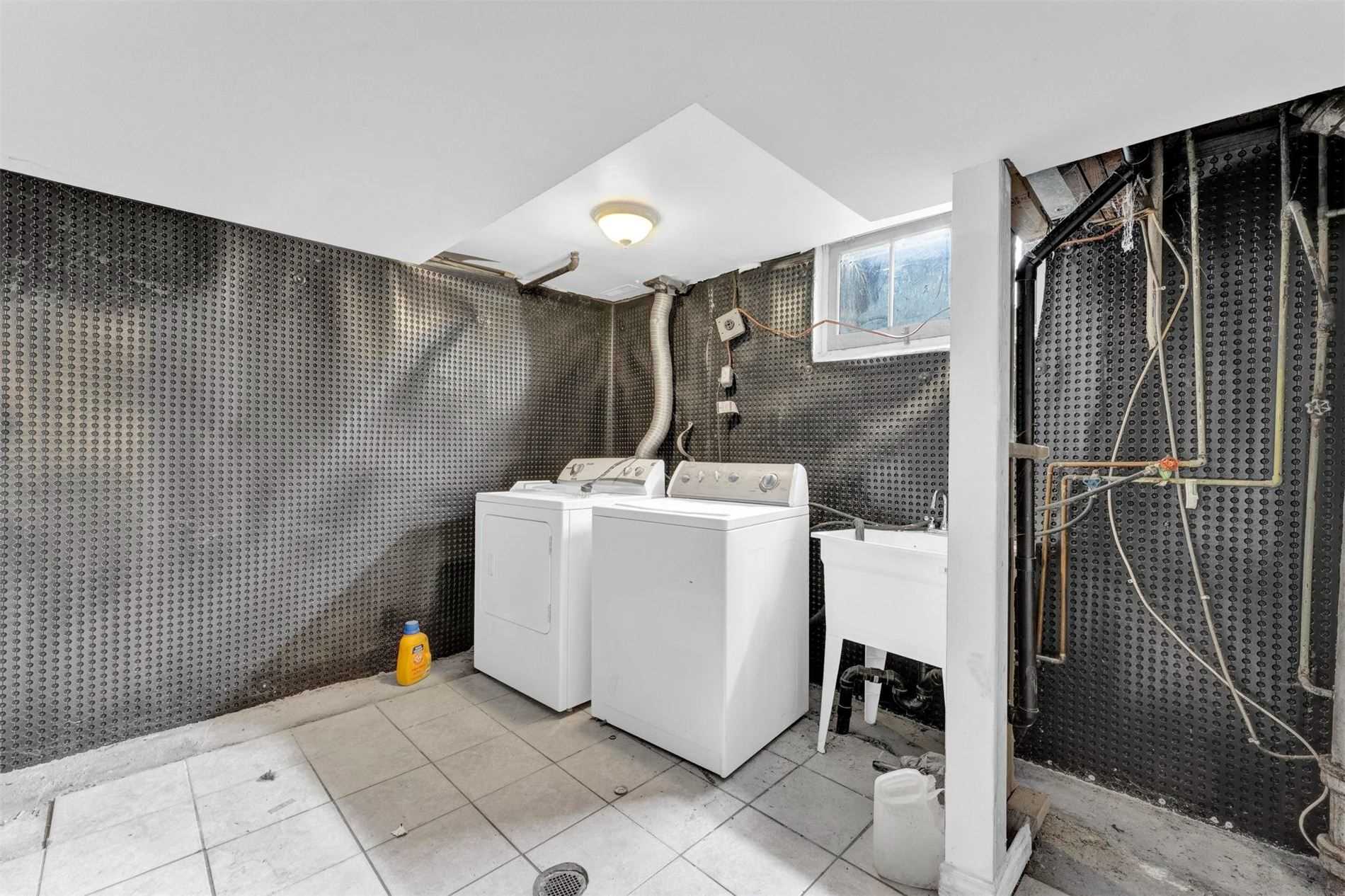 17 Ben Machree Drive