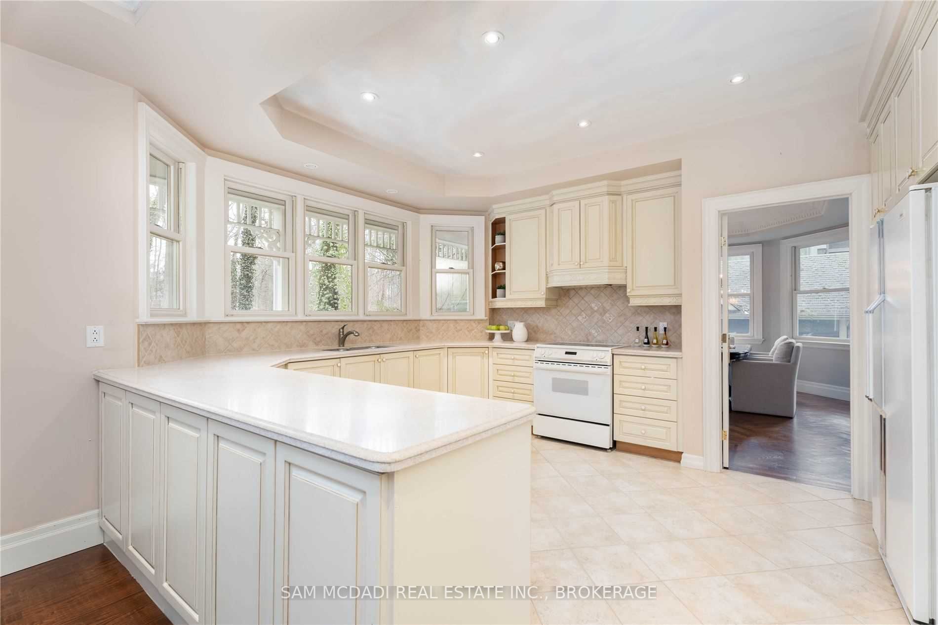 2177 Parker Dr