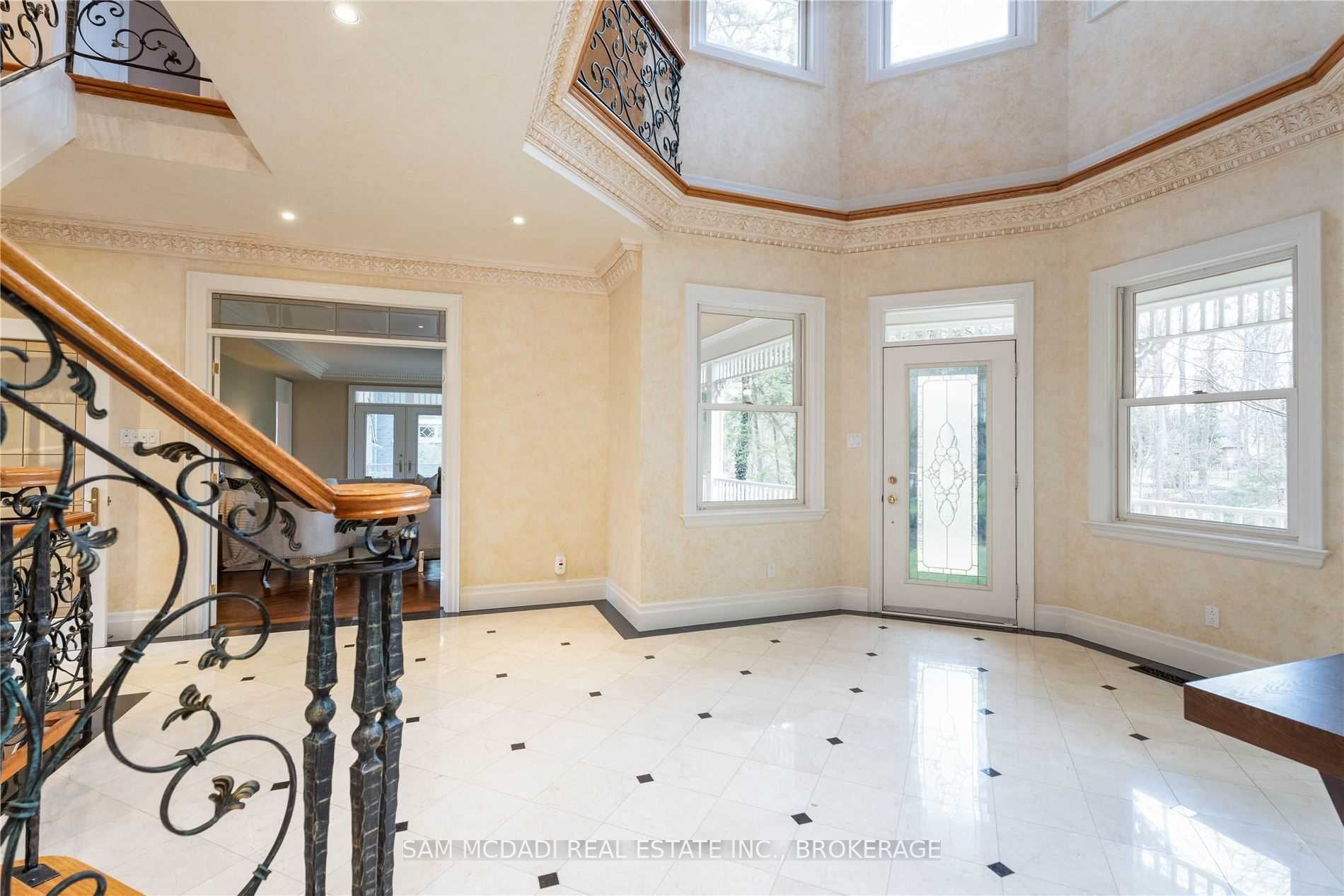 2177 Parker Dr