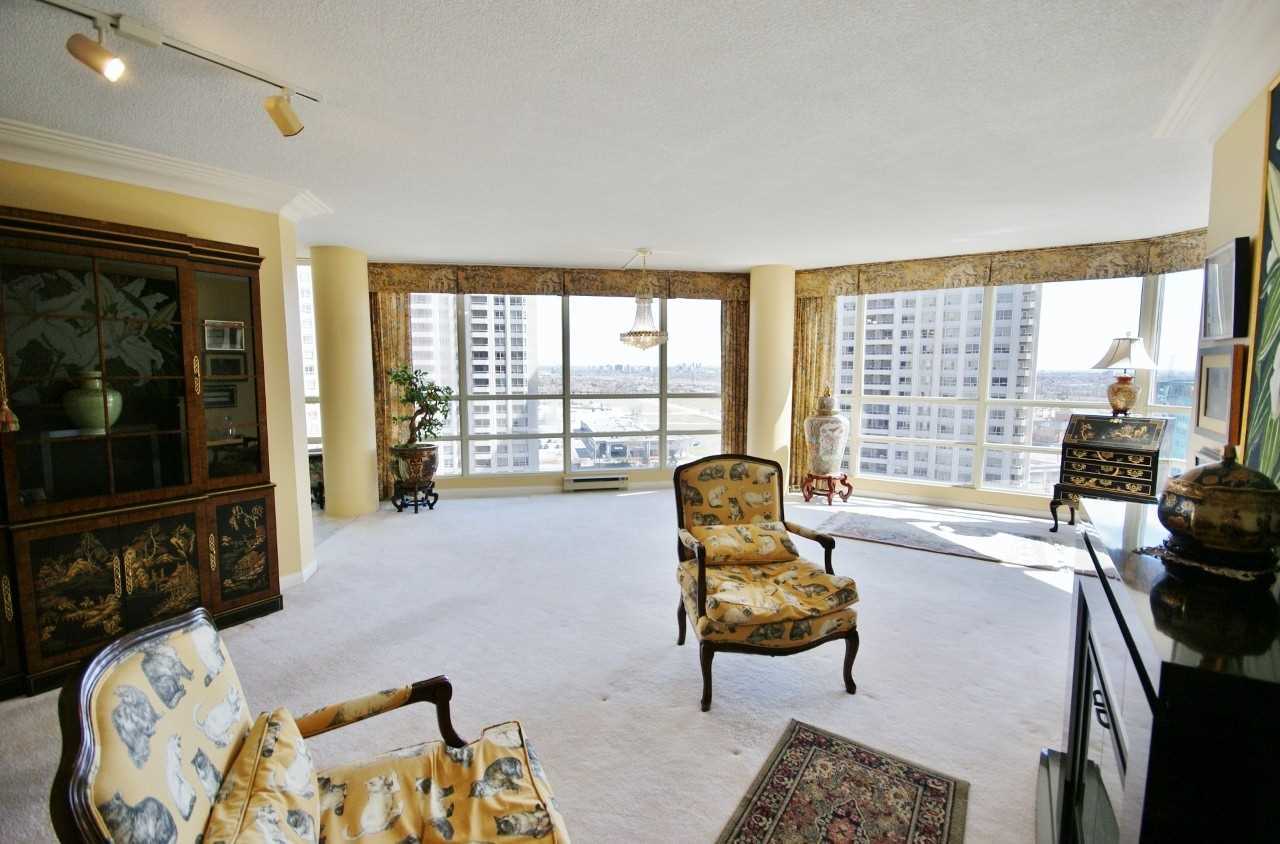 45 Kingsbridge Garden Circ, #1504