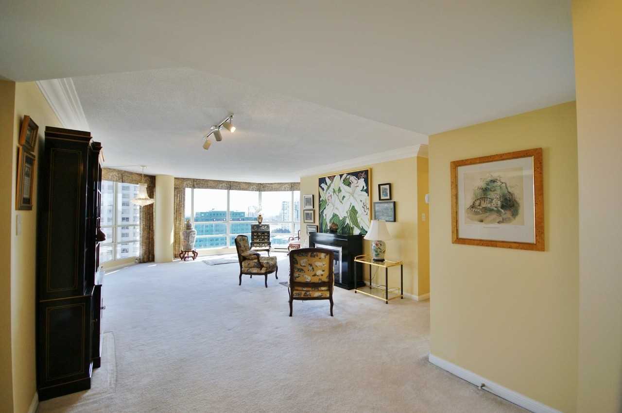 45 Kingsbridge Garden Circ, #1504