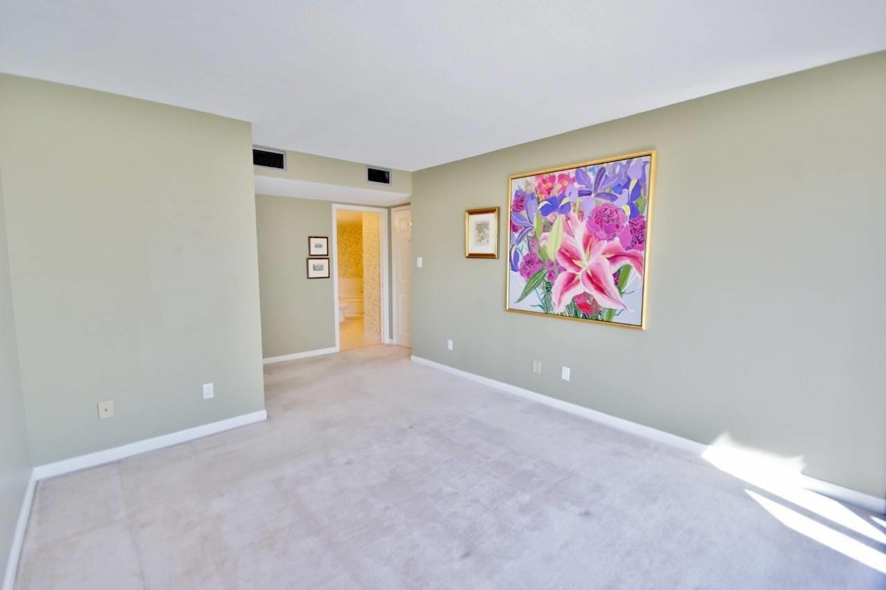 45 Kingsbridge Garden Circ, #1504