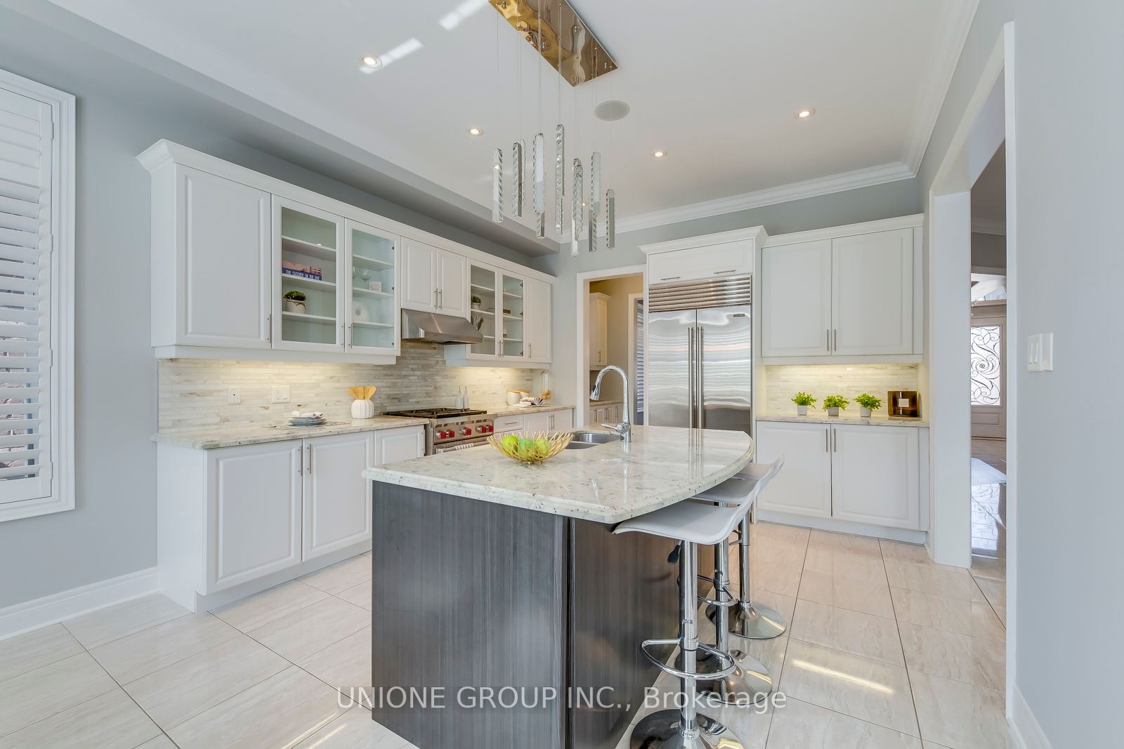 166 Hoey Cres