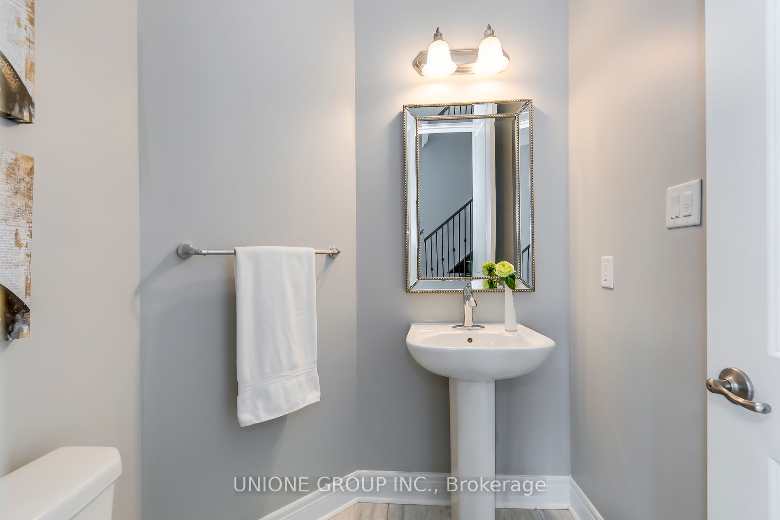 166 Hoey Cres