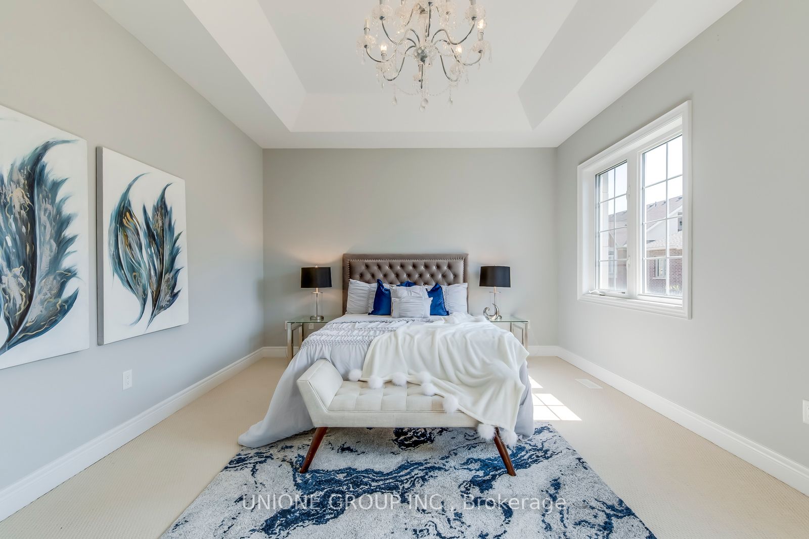 166 Hoey Cres