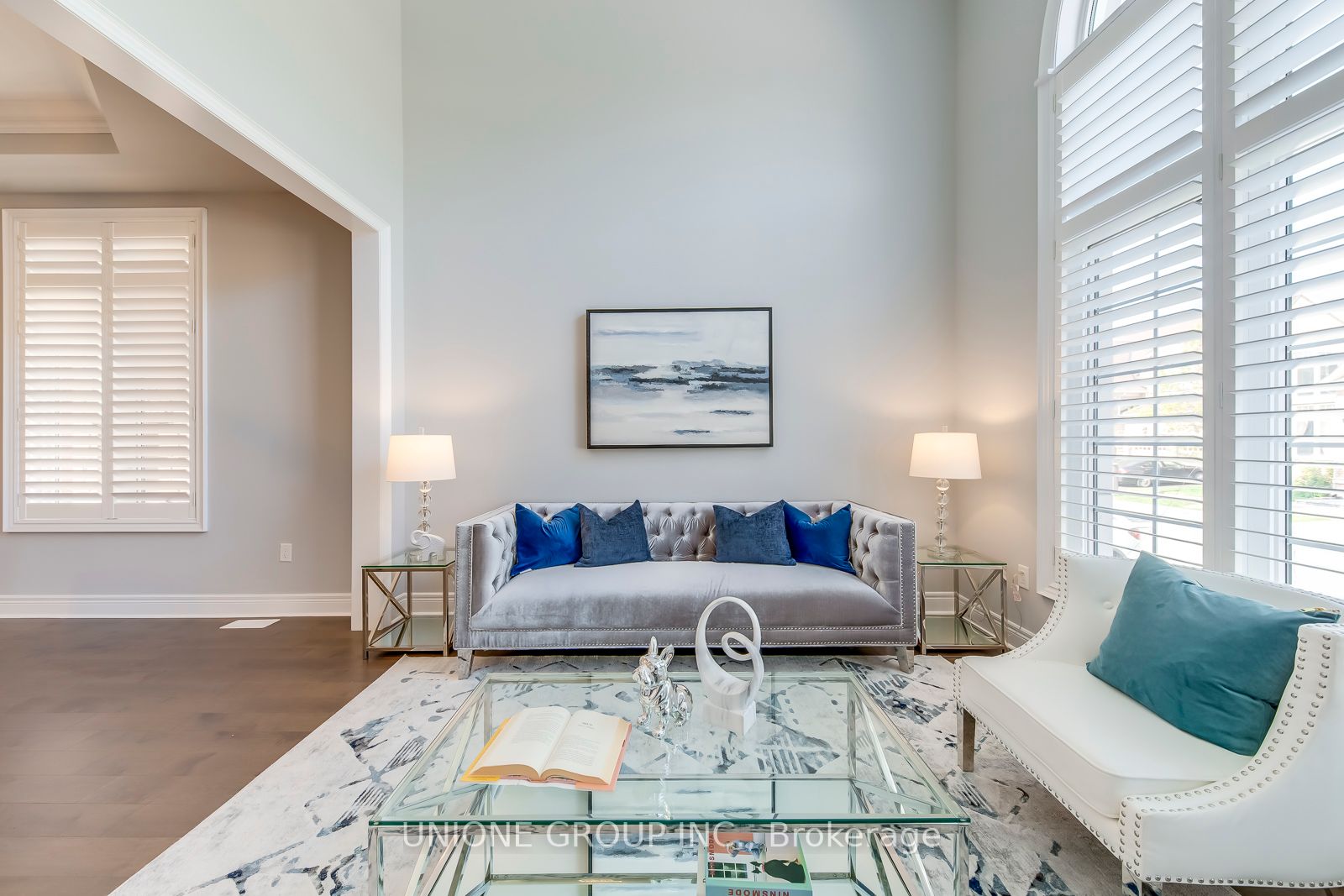 166 Hoey Cres
