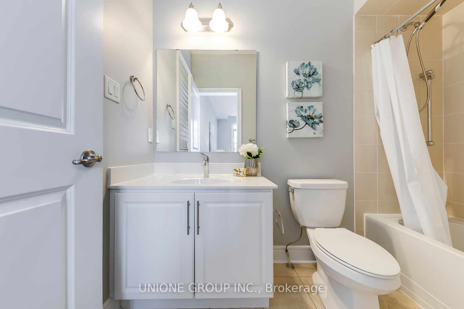 166 Hoey Cres