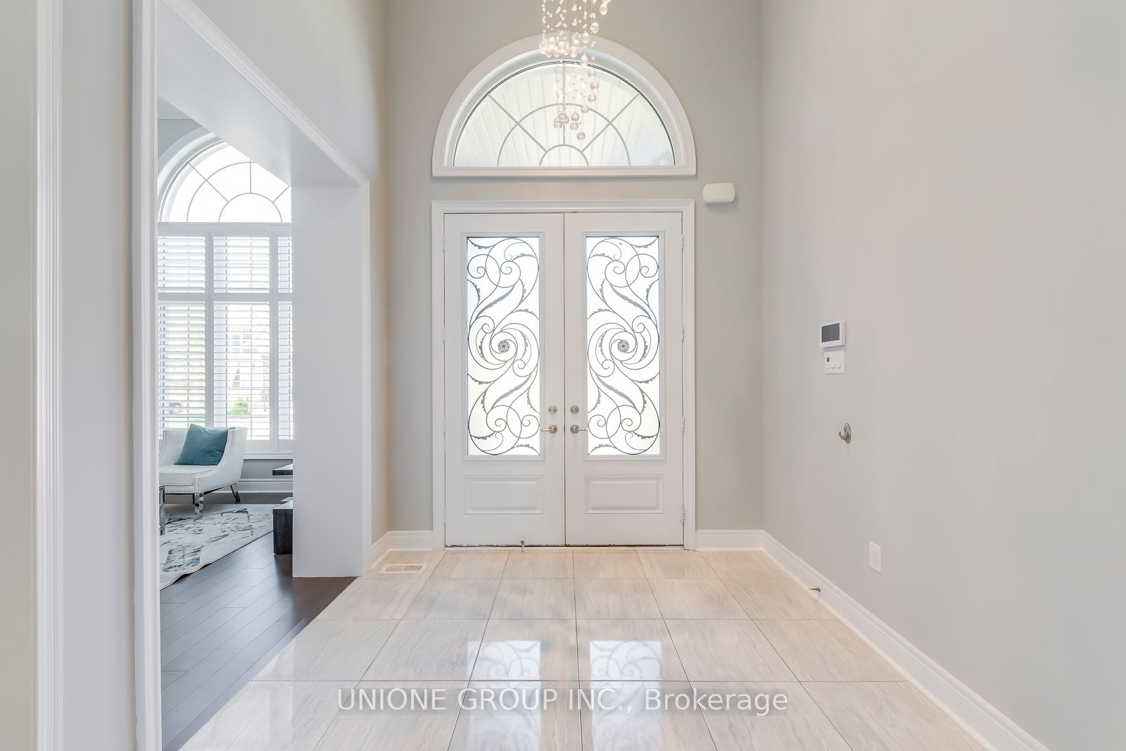 166 Hoey Cres