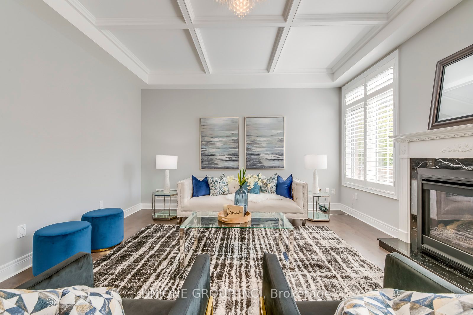 166 Hoey Cres