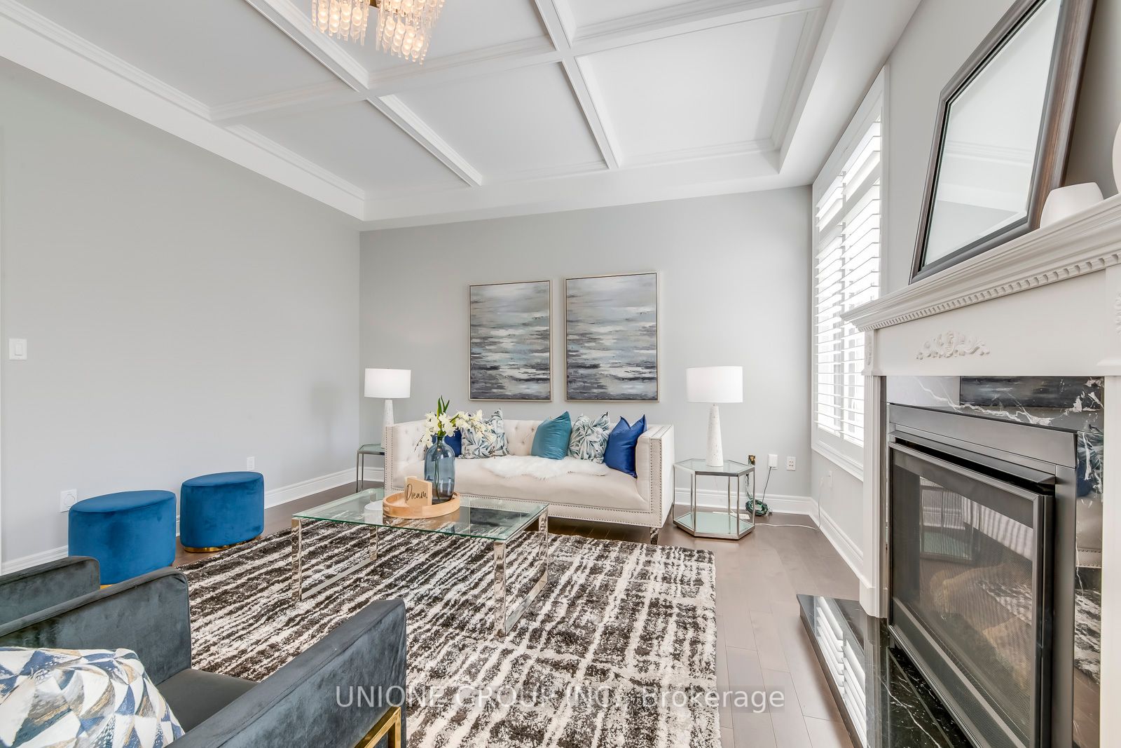 166 Hoey Cres