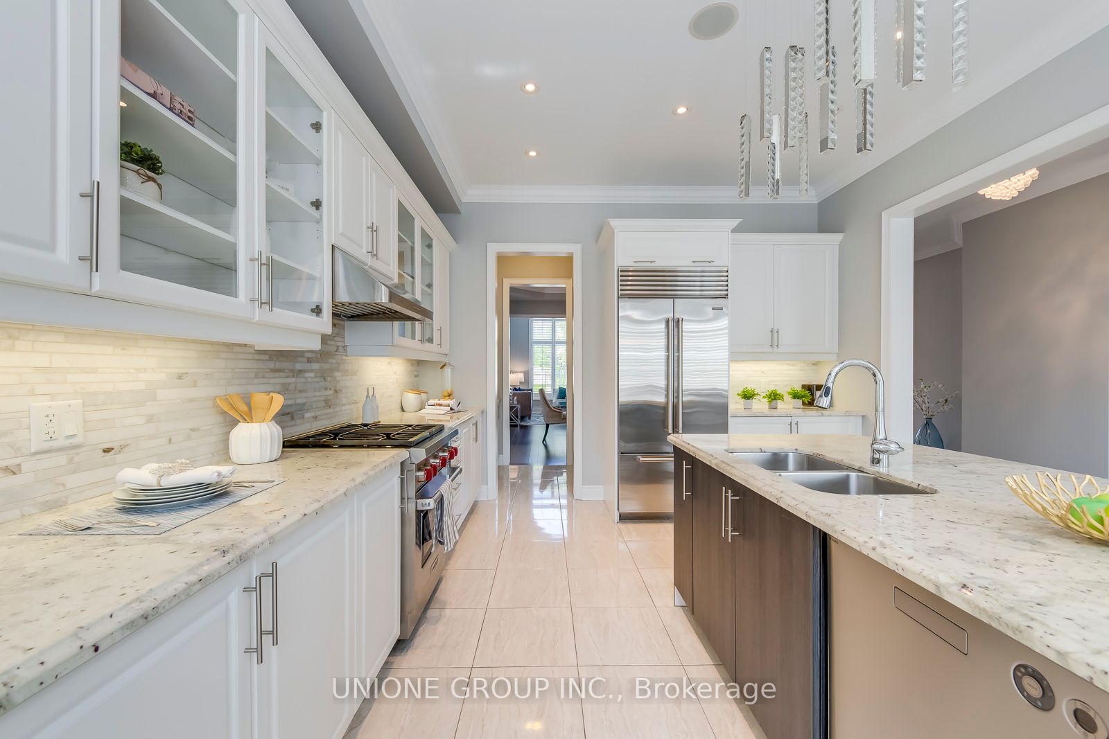 166 Hoey Cres