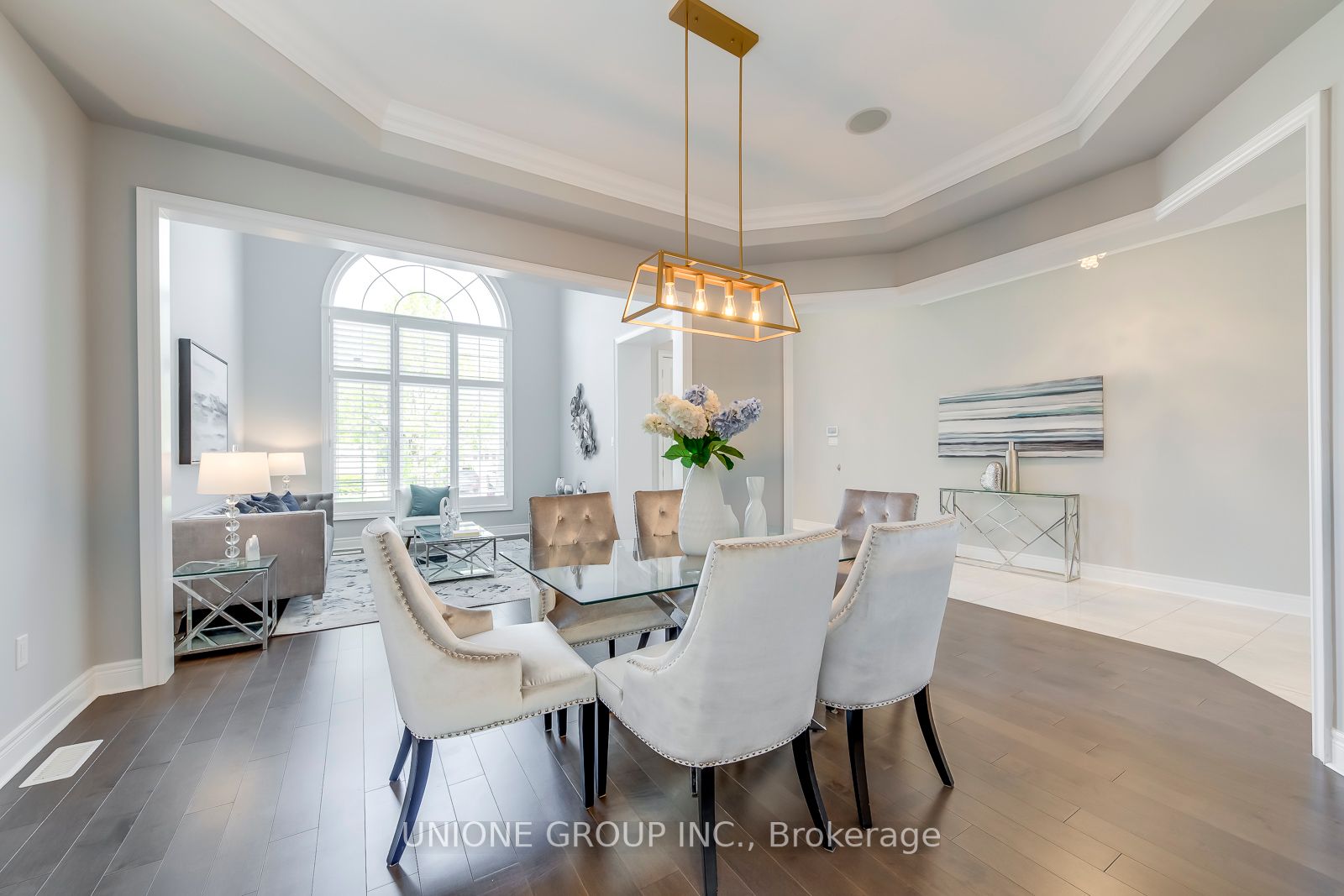 166 Hoey Cres