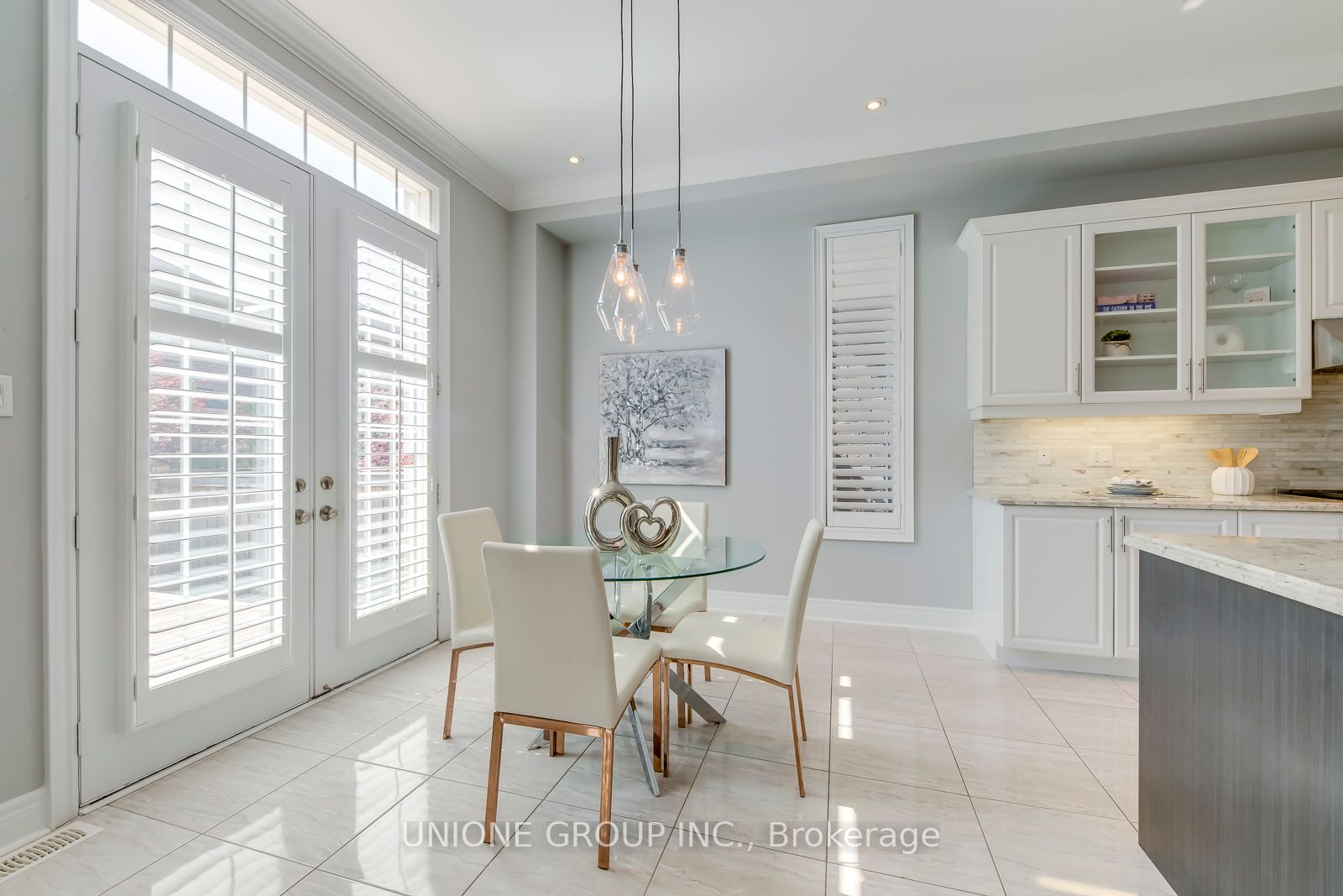 166 Hoey Cres