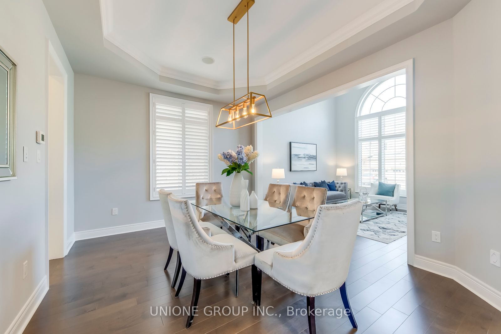 166 Hoey Cres