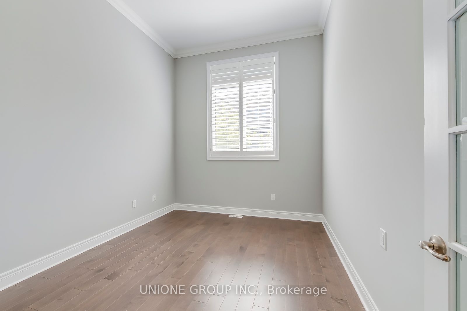 166 Hoey Cres