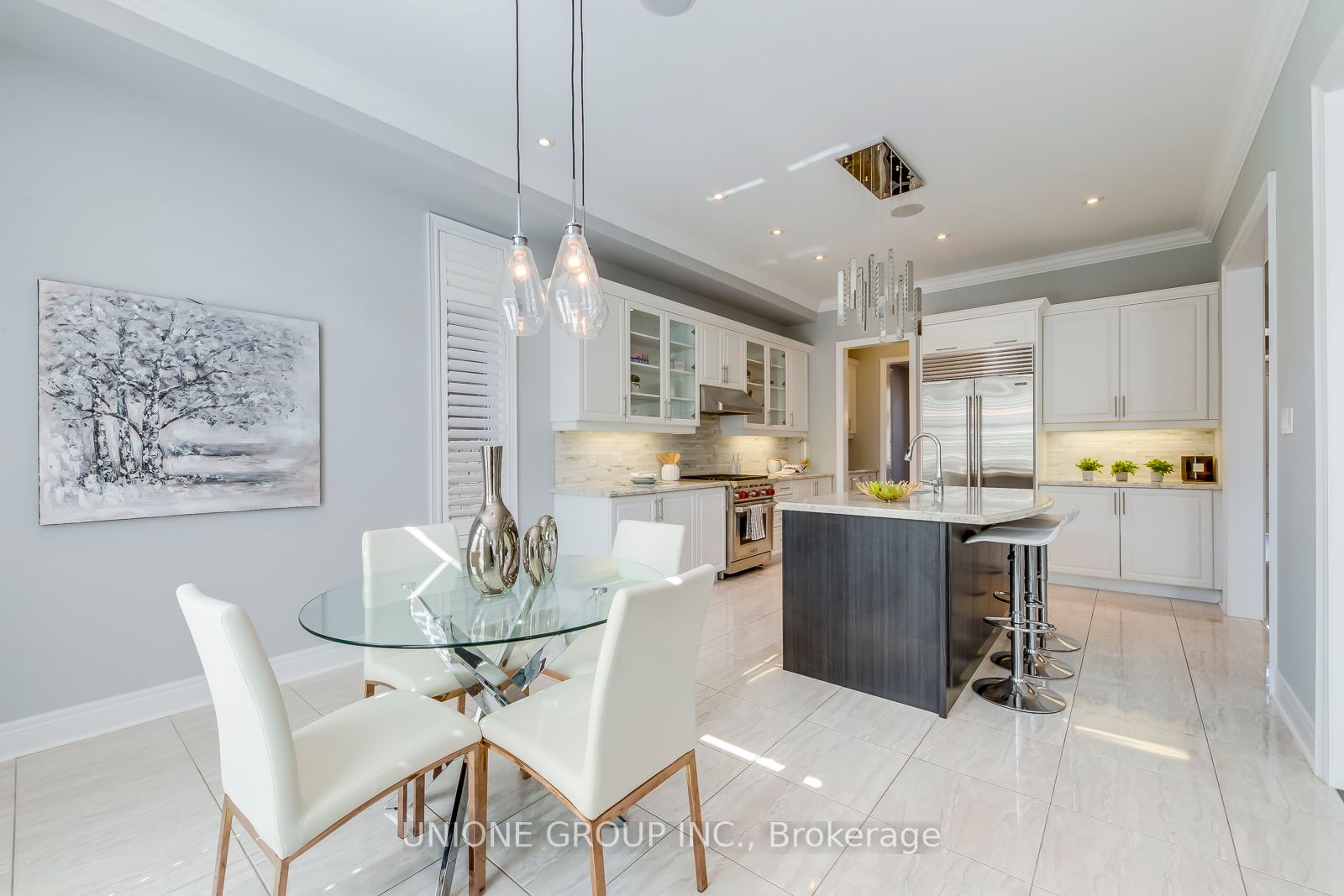 166 Hoey Cres