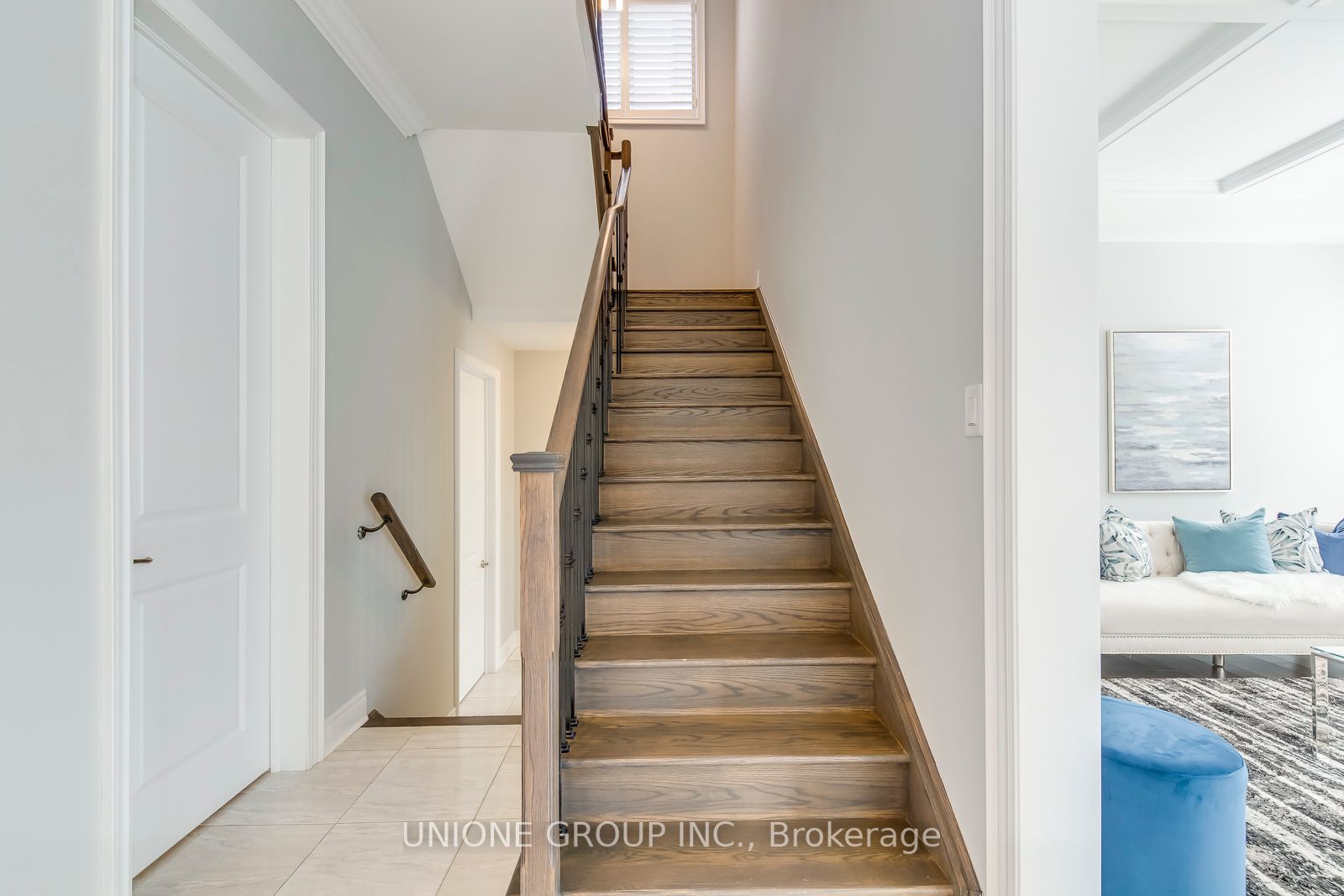 166 Hoey Cres