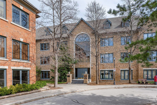 2904 South Sheridan Way, Oakville