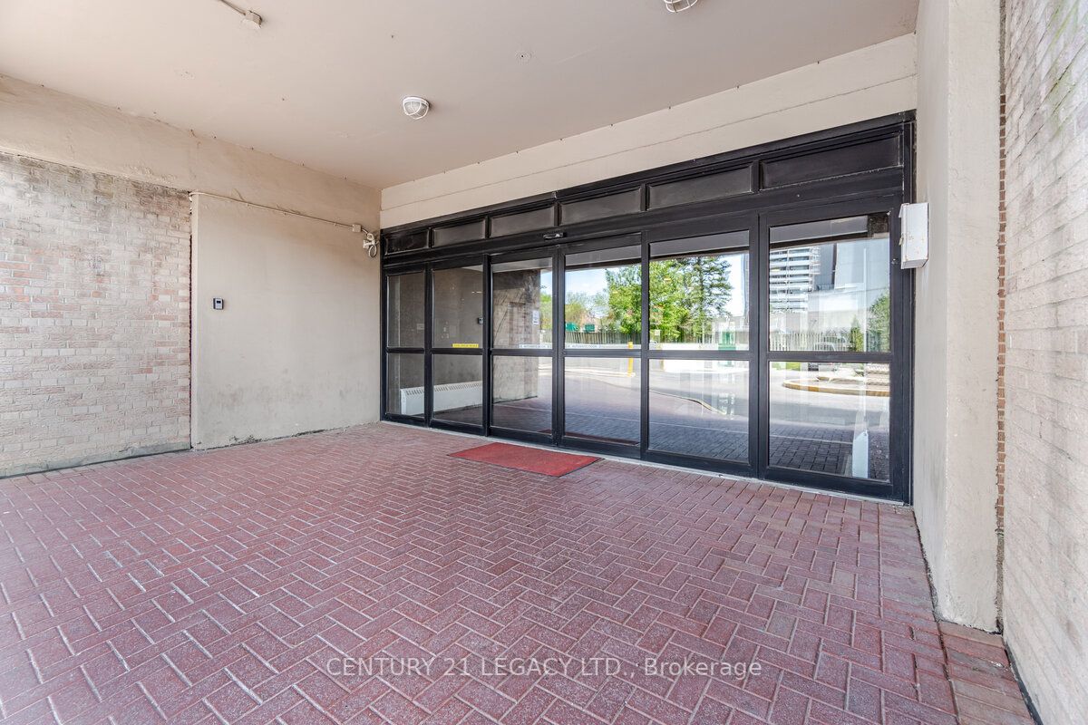 Listing W6017260 - Large Photo # 2