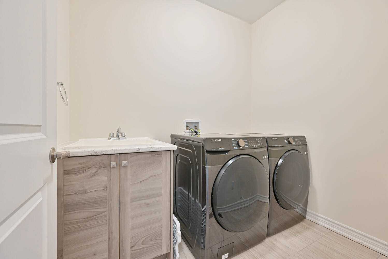 13 Eberly Woods Dr