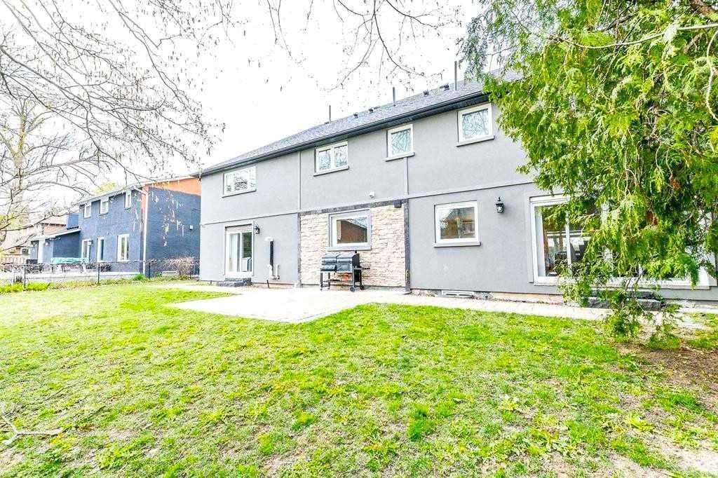2068 Mississauga Road