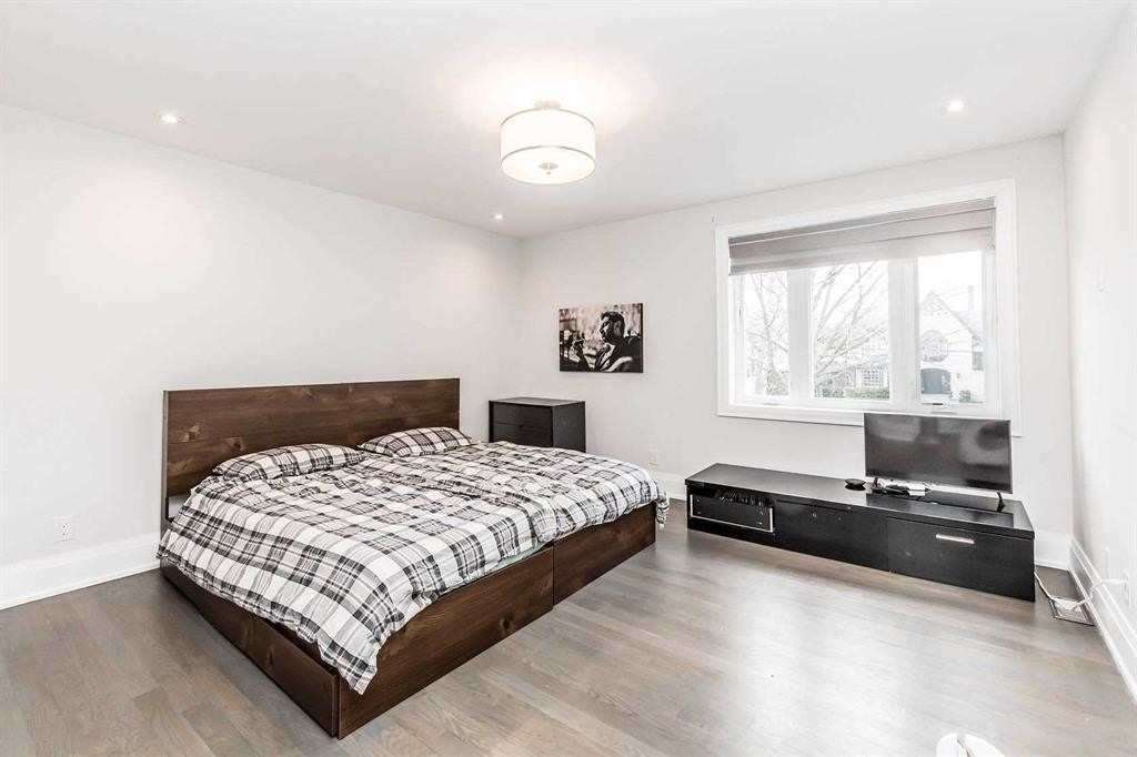 2068 Mississauga Road