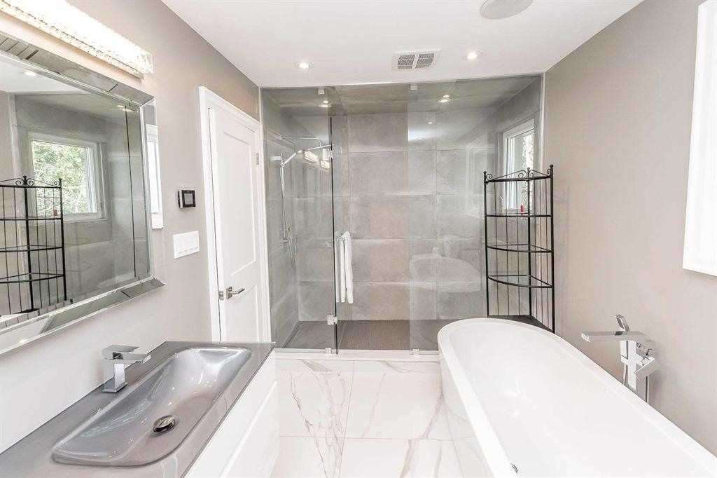 2068 Mississauga Road