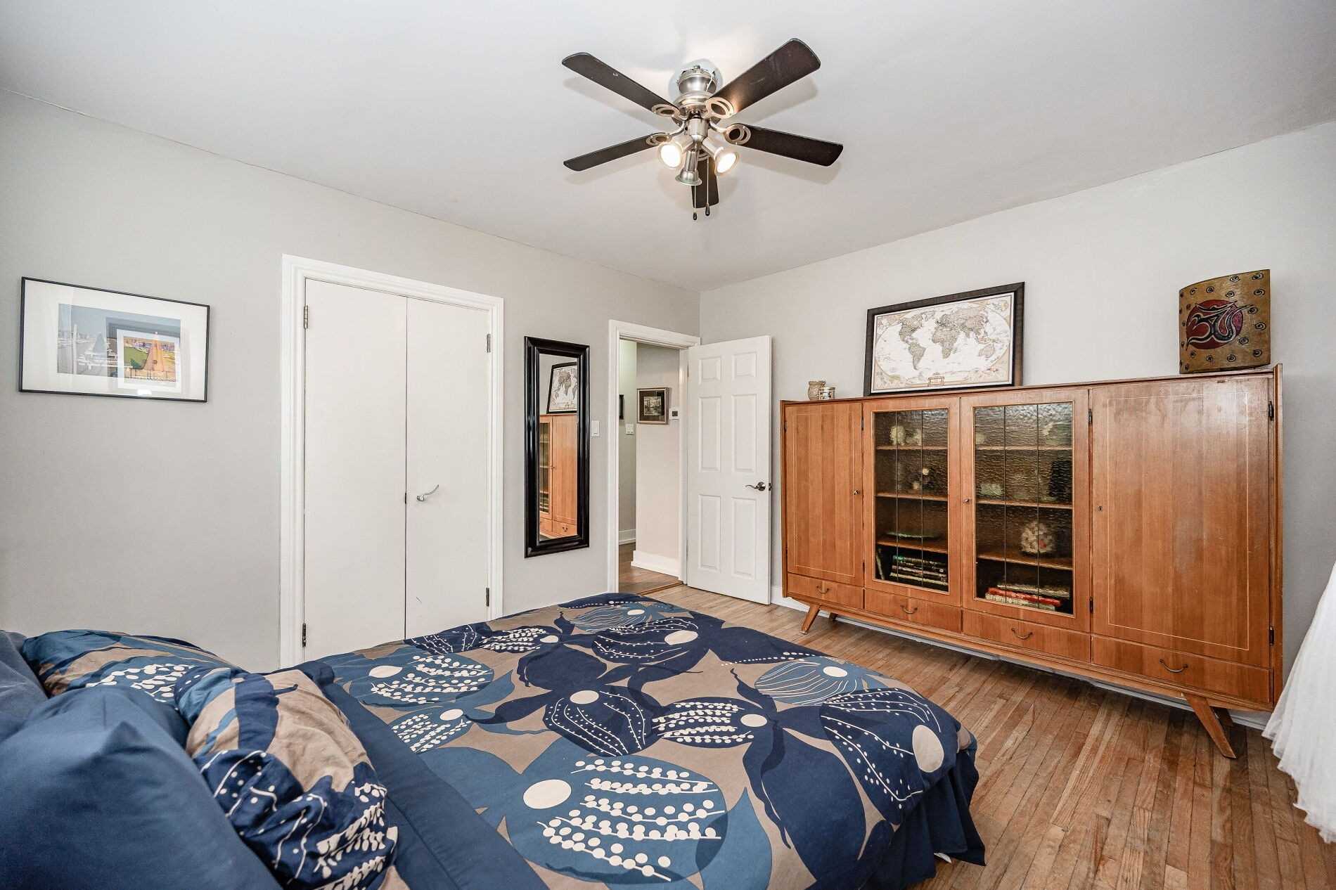 25 Mineola Rd E